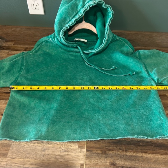 Zenana Cropped Hoodie Size Medium Green Women’s - Picture 6 of 6